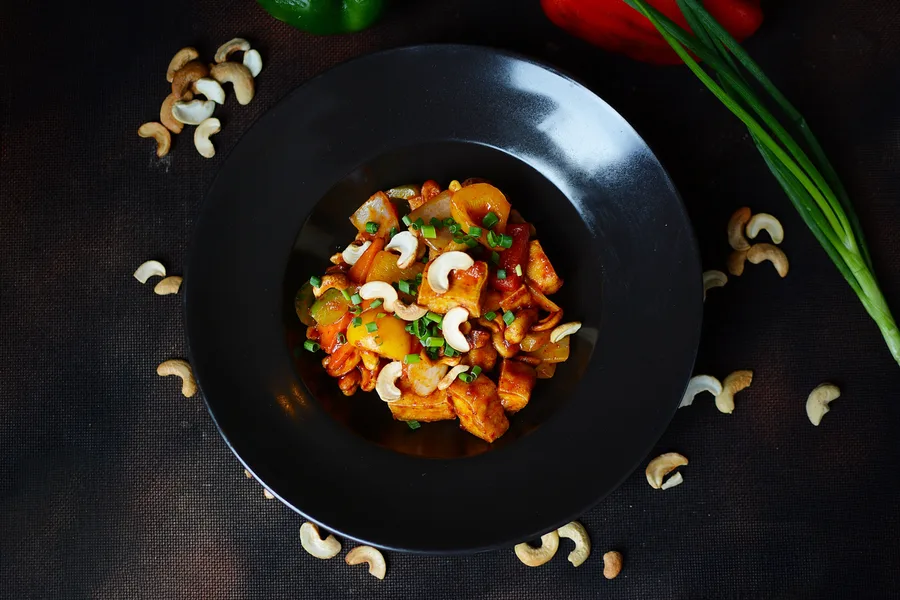 Chicken Stir-Fried with Cashew Nuts