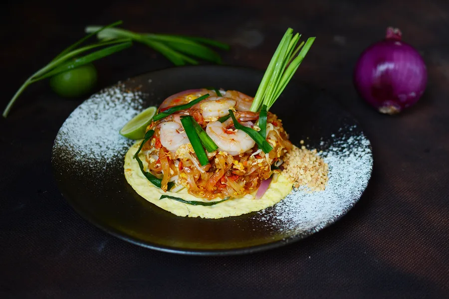 Phad Thai Shrimp - Thai Stir-fried Noodle with egg in Tamarind Sauce