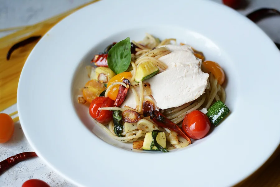 Spaghetti Olio Chicken Breast
